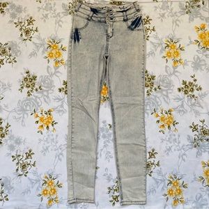 Pello Size 11 Light Wash Jeans